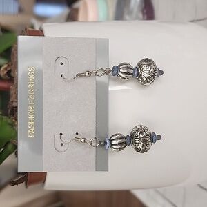 Fashion earrings